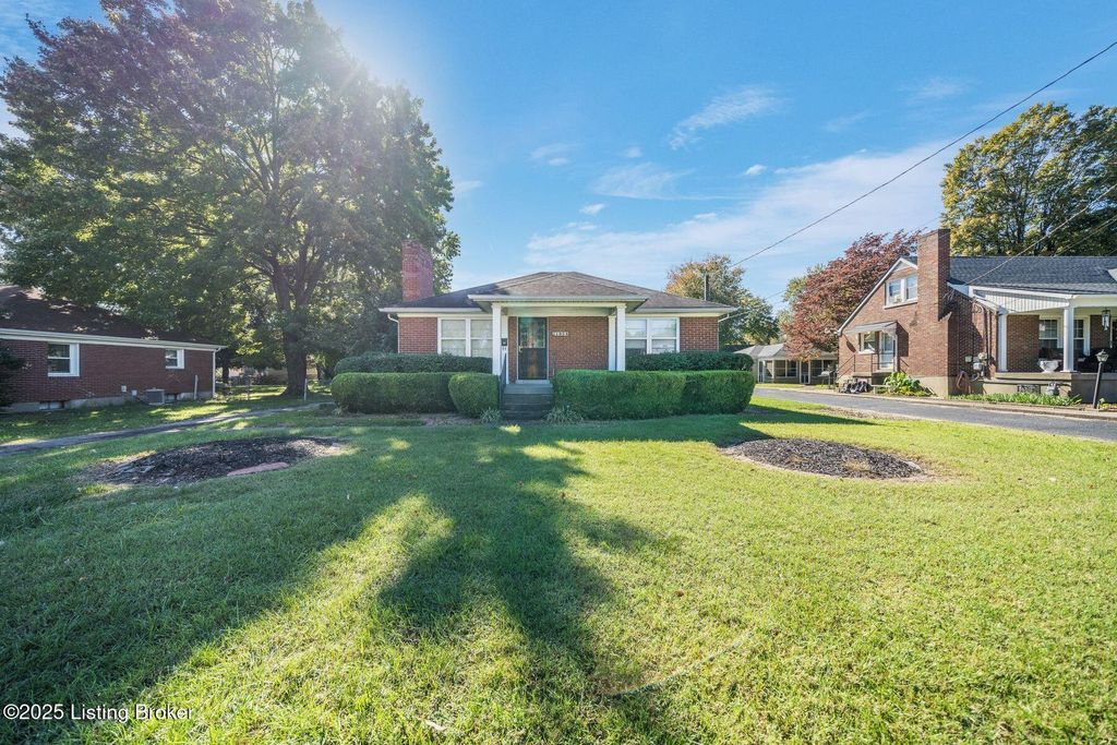 Photo of 1854 Farnsley Rd, Louisville, KY 40216 (MLS # 1701619)