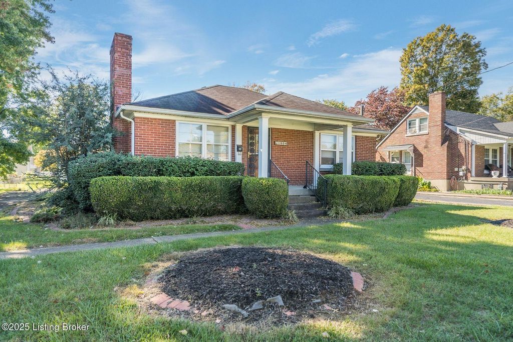 Photo of 1854 Farnsley Rd, Louisville, KY 40216 (MLS # 1701619)