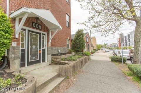 Apartment For Rent - 608 E Spring St #2<br/> Floyd County, New Albany, IN 47150