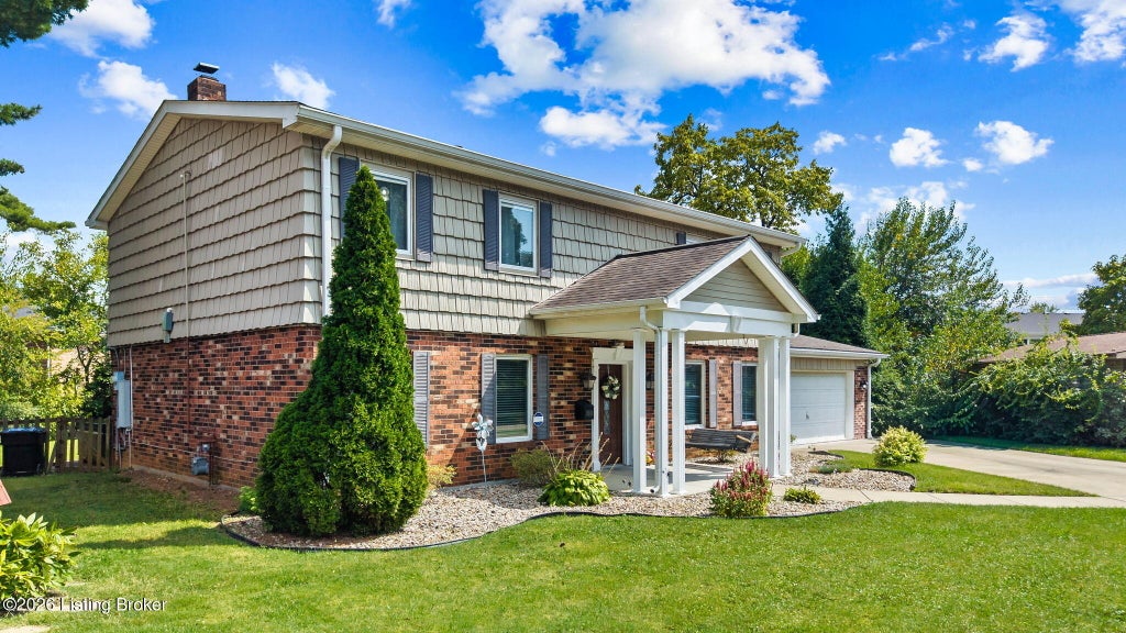 Photo of 3505 Swainsboro Ct, Louisville, KY 40218 (MLS # 1729257)