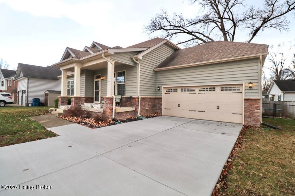 Photo of 488 Reserves Blvd, Shepherdsville, KY 40165 (MLS # 1707251)