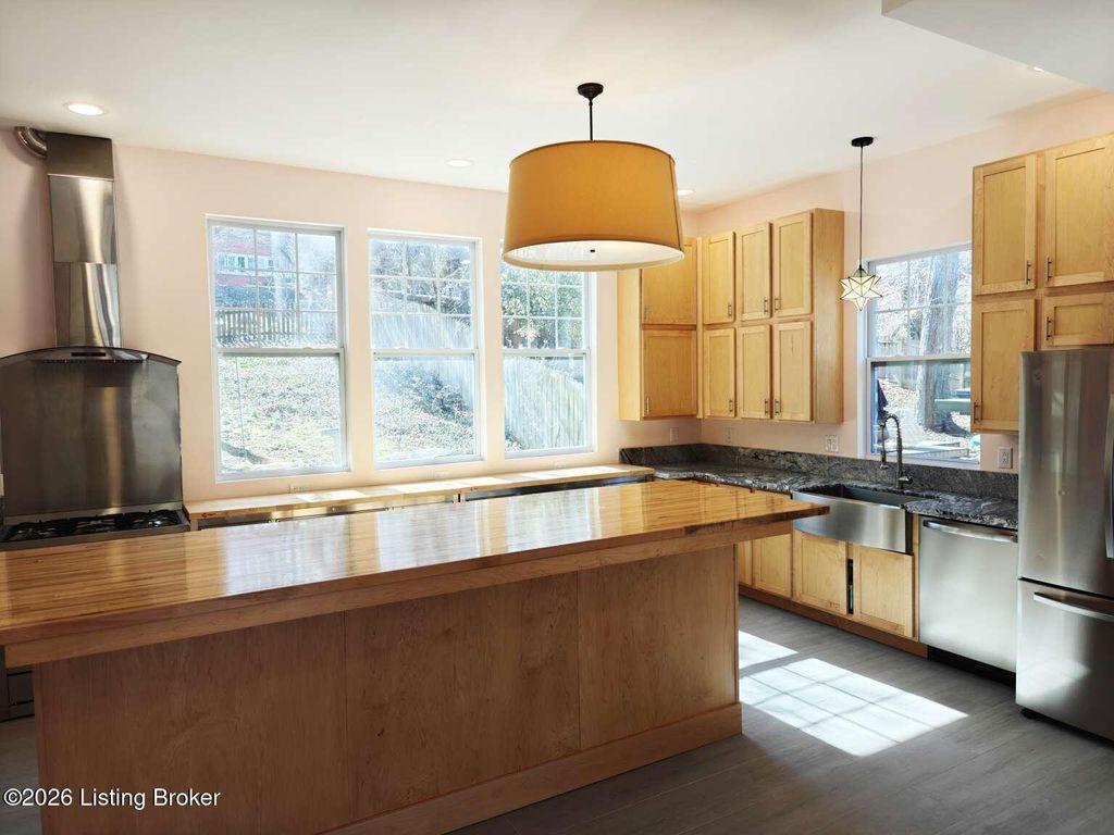 Photo of 1854 Trevilian Way, Louisville, KY 40205 (MLS # 1713299)