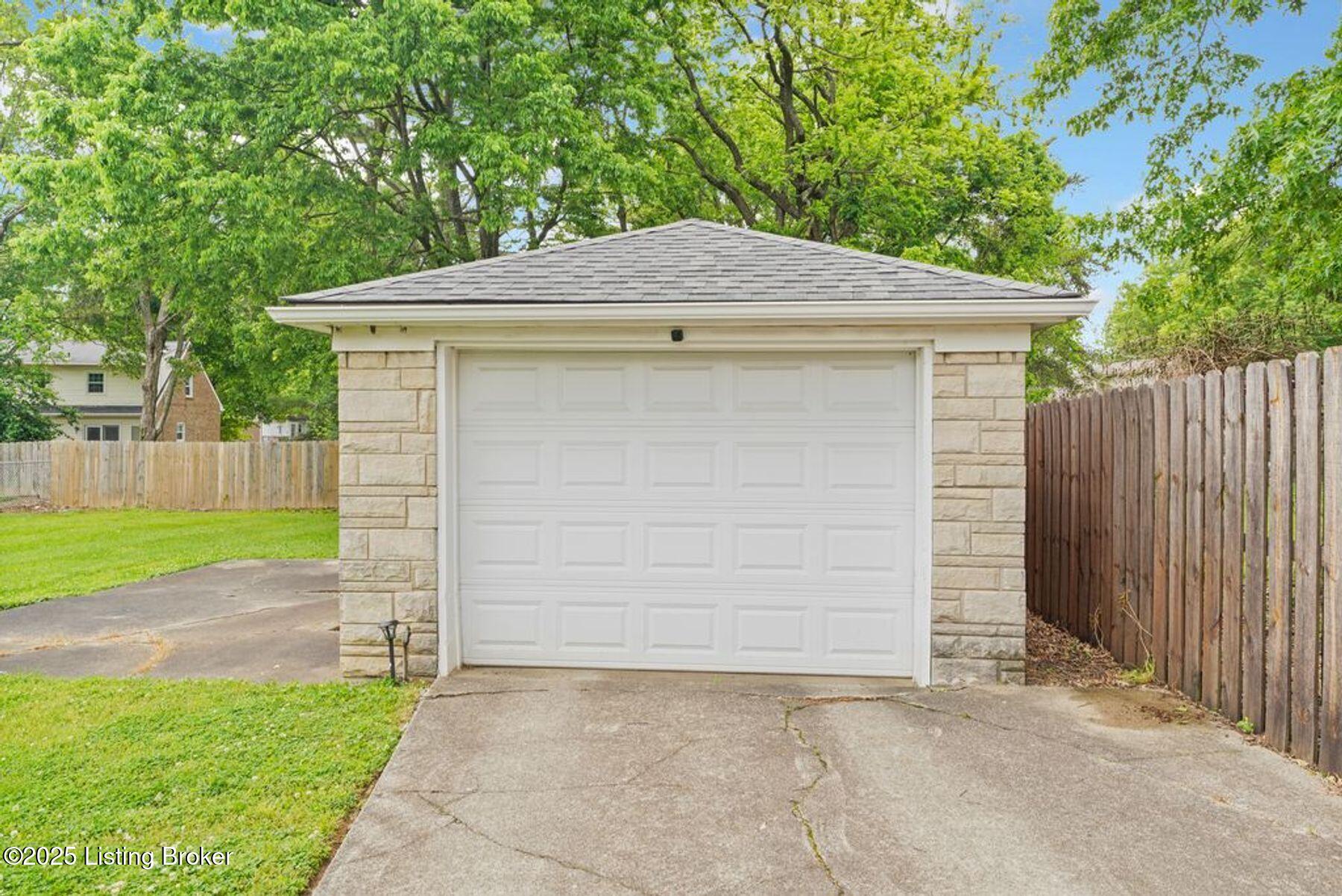 5010 Roman Dr, Louisville, Kentucky image 35