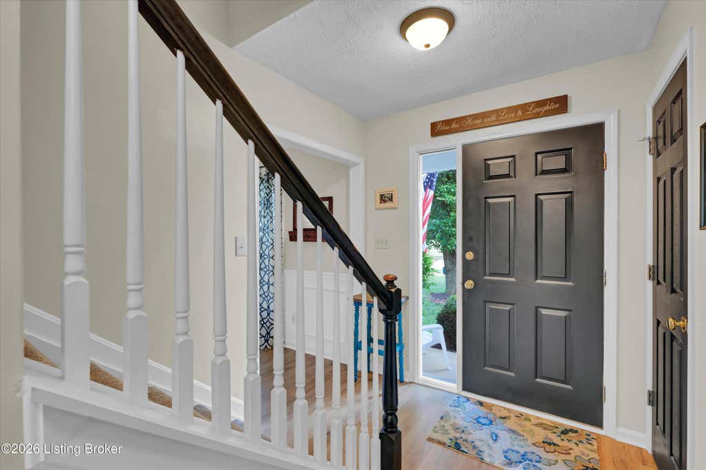 Photo of 11115 Oak Bend Ct, Louisville, KY 40241 (MLS # 1720817)