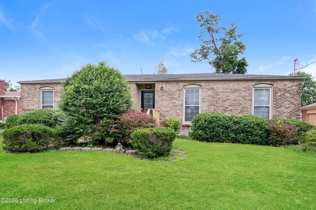 Photo of 10509 Moonlight Way, Louisville, KY 40272 (MLS # 1707399)