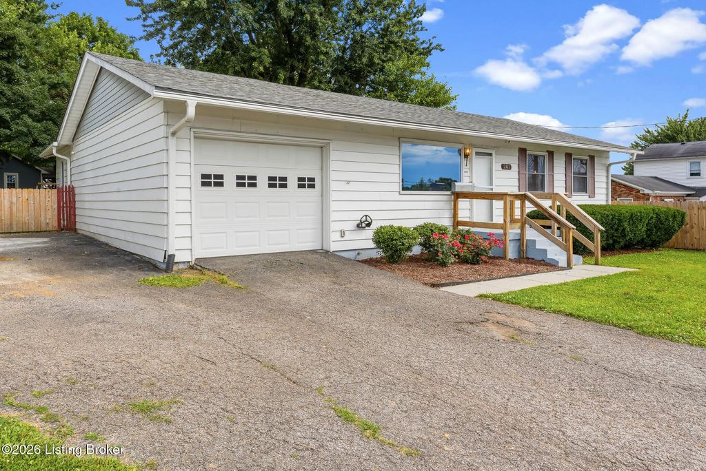 Photo of 201 Sycamore St, Elizabethtown, KY 42701 (MLS # 1723836)