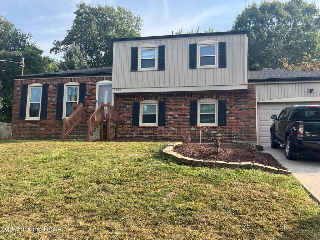 Photo of 1030 Rollingwood Ln, Goshen, KY 40026 (MLS # 1699288)