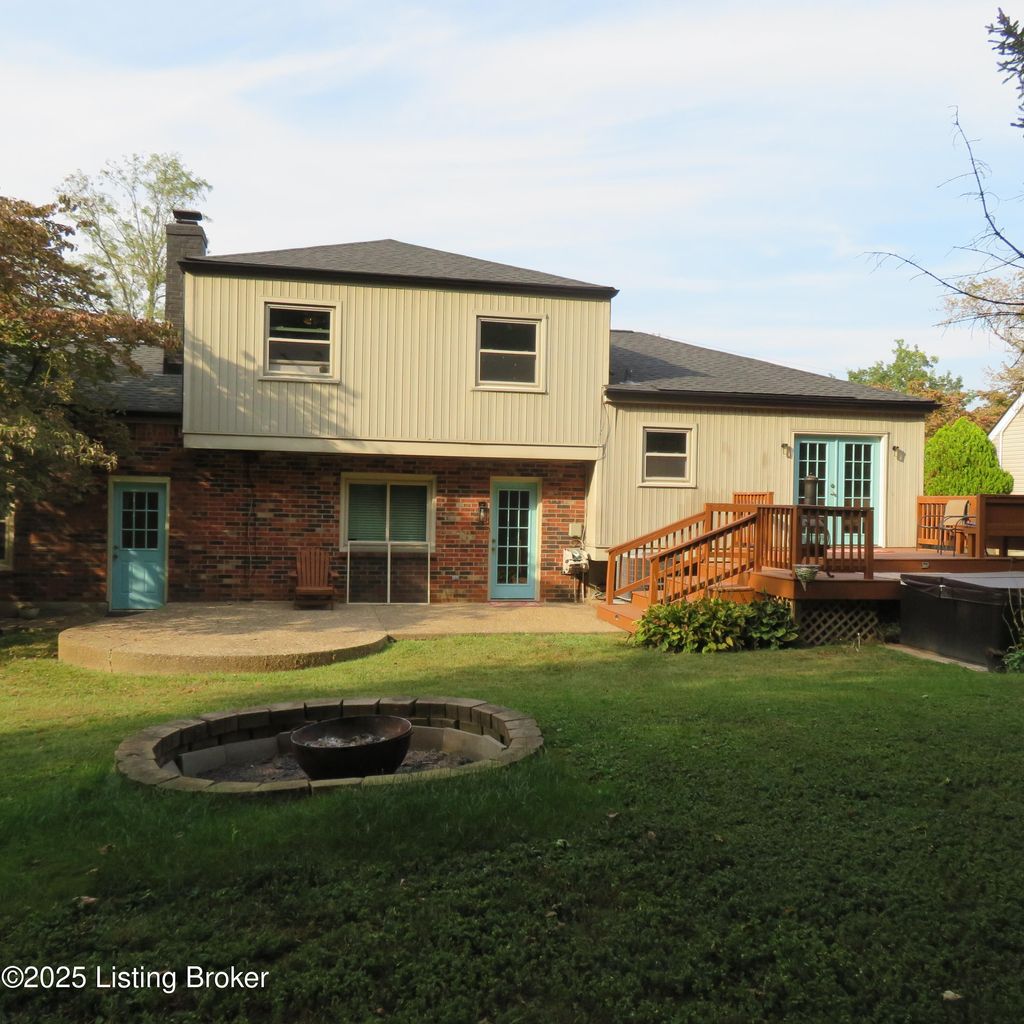 Photo of 1030 Rollingwood Ln, Goshen, KY 40026 (MLS # 1699288)