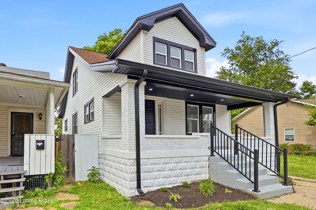 Photo of 1421 Berry Blvd, Louisville, KY 40215 (MLS # 1718543)