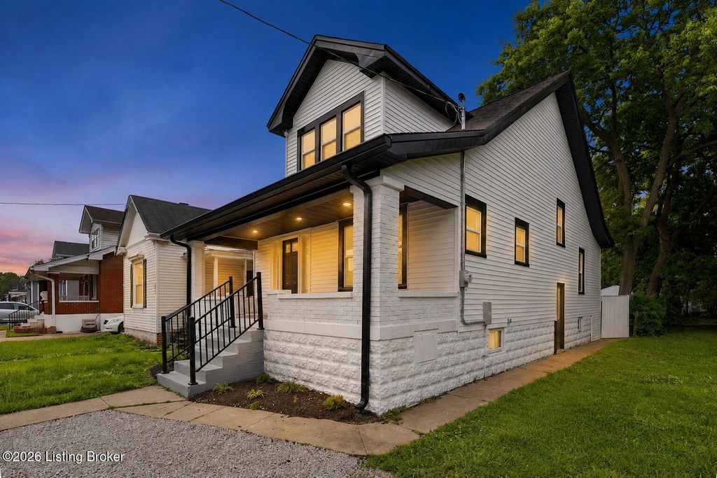 Photo of 1421 Berry Blvd, Louisville, KY 40215 (MLS # 1718543)