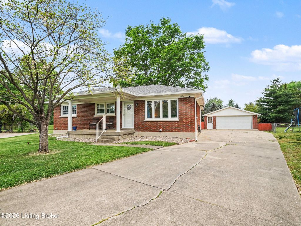 Photo of 6324 Krause Ave, Louisville, KY 40216 (MLS # 1714611)