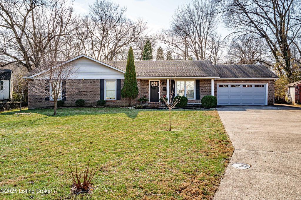 Photo of 3118 Sunny Ln, Louisville, KY 40205 (MLS # 1706473)