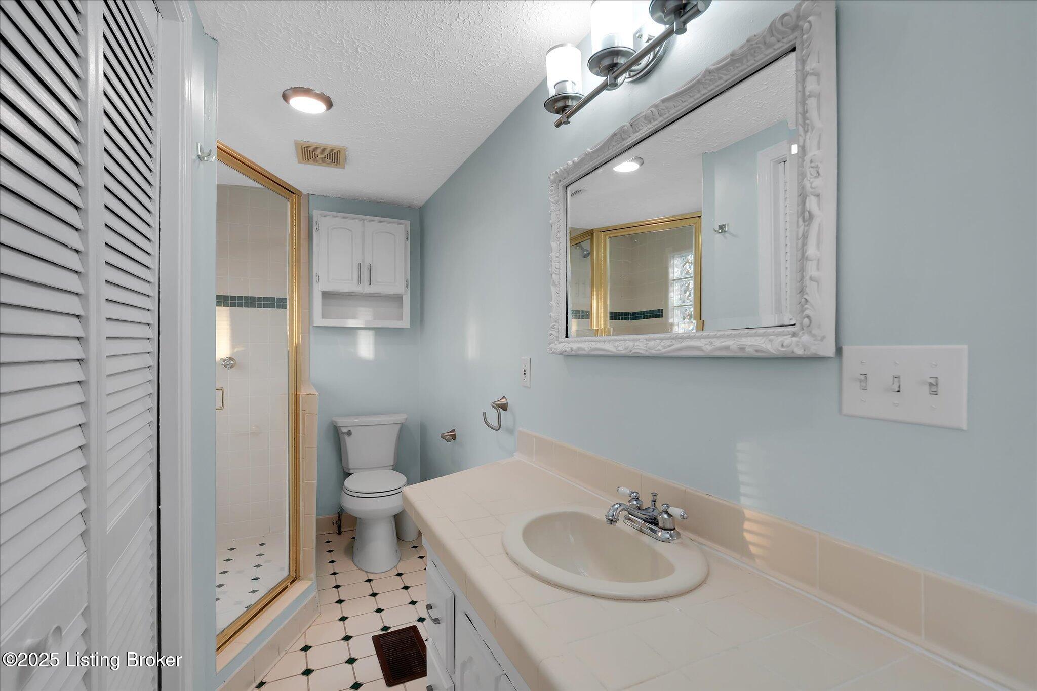 2019 Baringer Ave, Louisville, Kentucky image 44