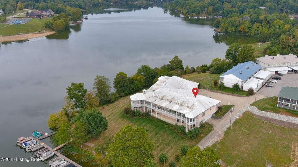 Photo of 158 Lookout Dr, Brandenburg, KY 40108 (MLS # 1704098)