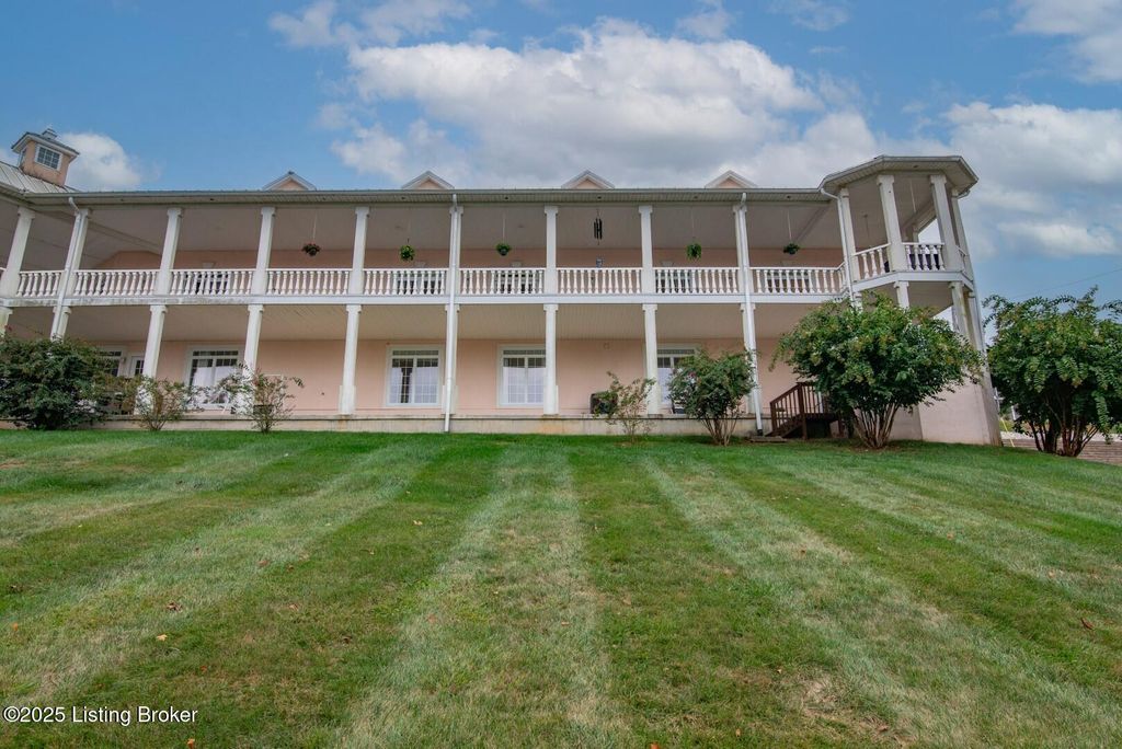 Photo of 158 Lookout Dr, Brandenburg, KY 40108 (MLS # 1704098)