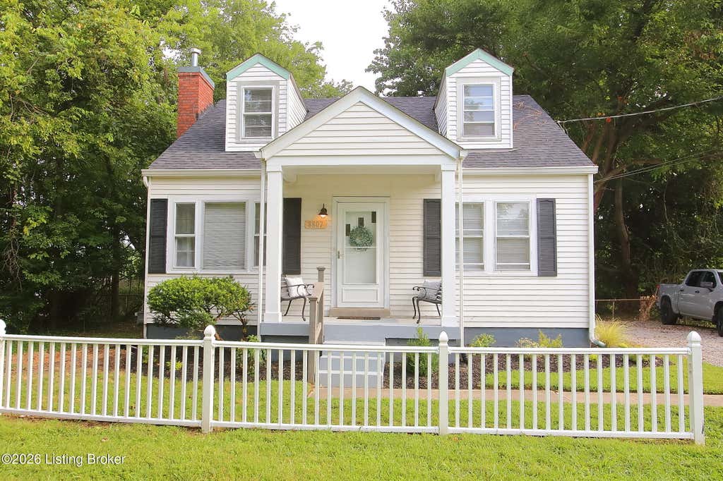 Photo of 8807 Ferndale Rd, Louisville, KY 40291 (MLS # 1727164)