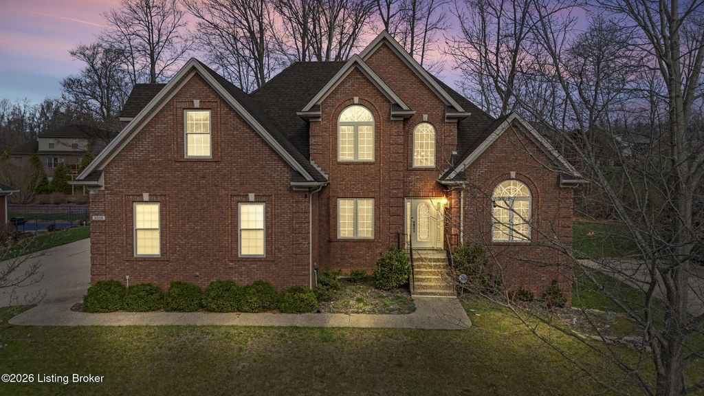 Photo of 3516 Hardwood Forest Dr, Louisville, KY 40214 (MLS # 1711950)