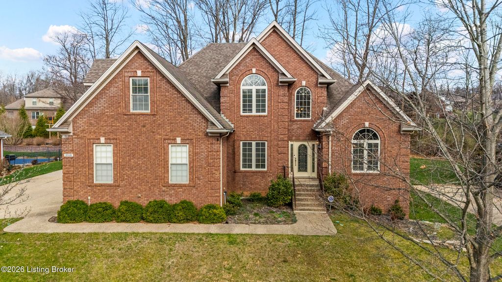 Photo of 3516 Hardwood Forest Dr, Louisville, KY 40214 (MLS # 1711950)