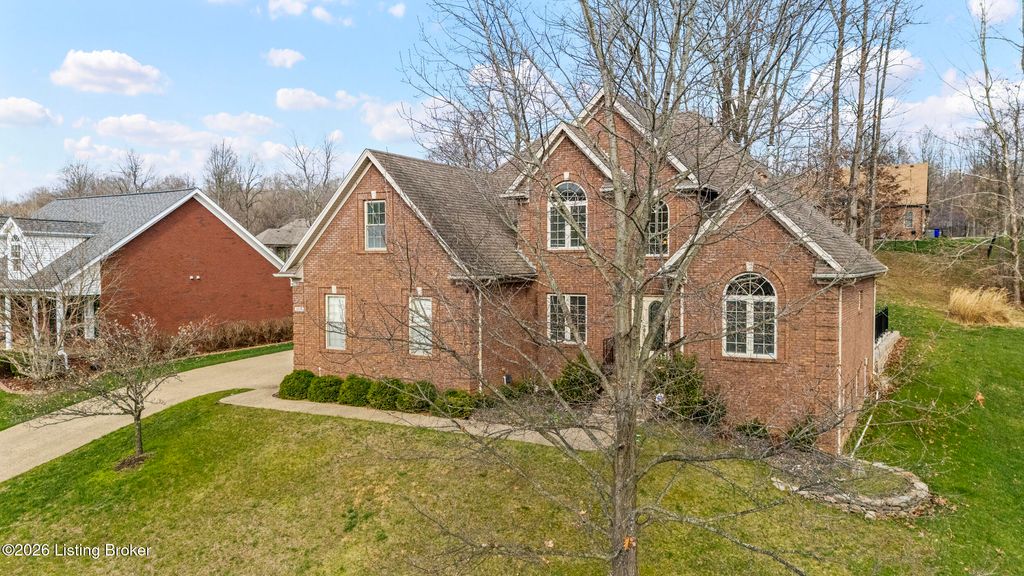 Photo of 3516 Hardwood Forest Dr, Louisville, KY 40214 (MLS # 1711950)
