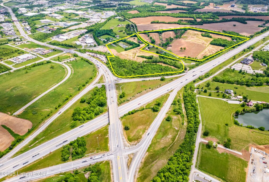 Photo of 2118 Old Finchville Rd, Shelbyville, KY 40065 (MLS # 1696401)