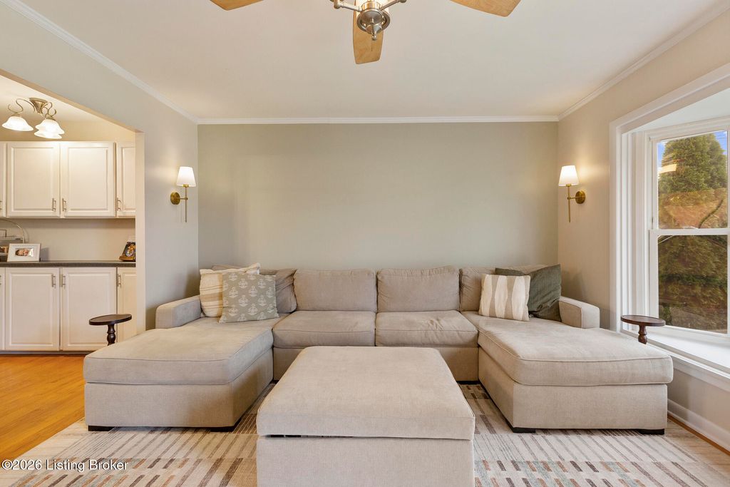 Photo of 5501 Tealeaf Ct, Louisville, KY 40291 (MLS # 1712801)