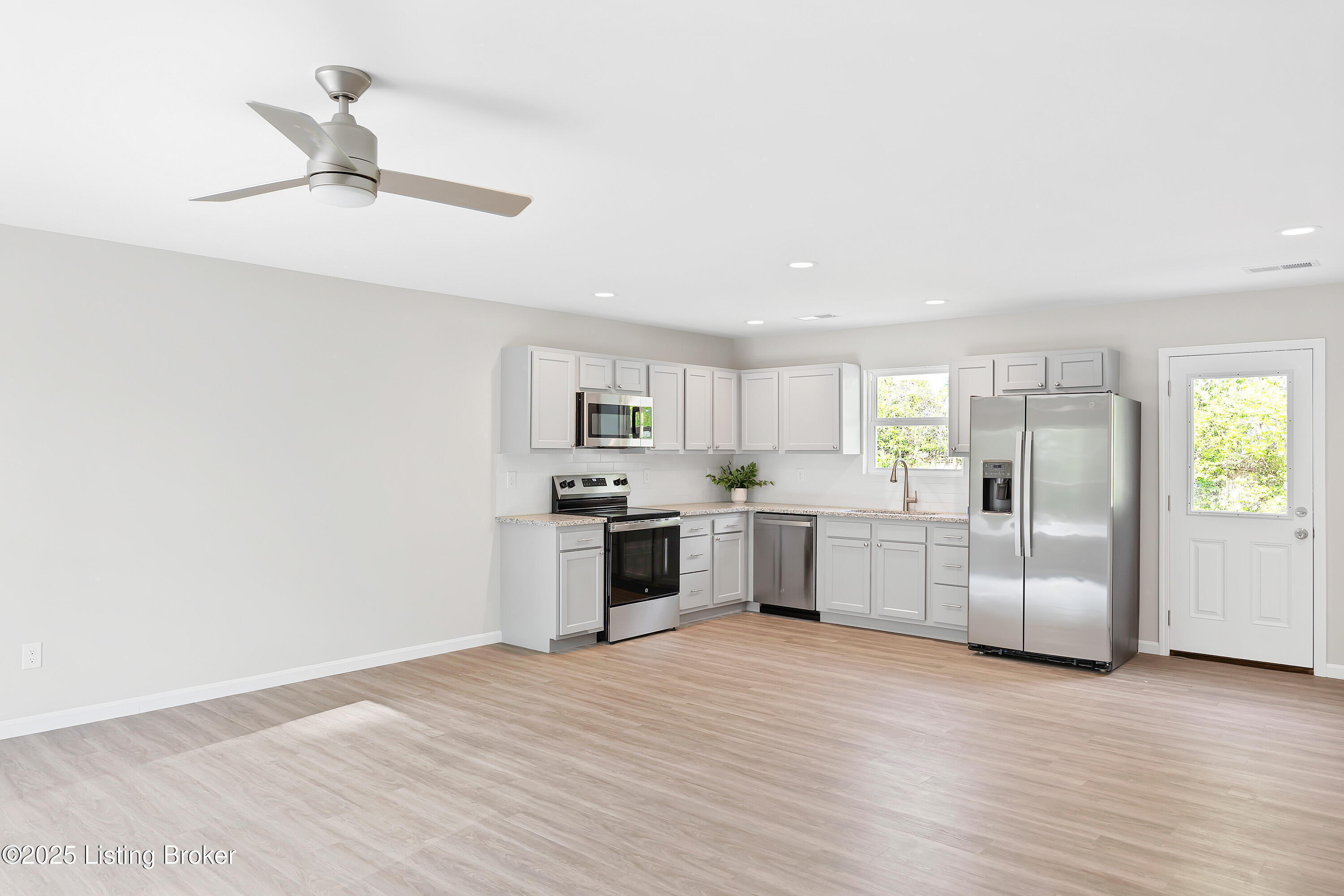 13214 Krages Ave, Louisville, Kentucky image 4