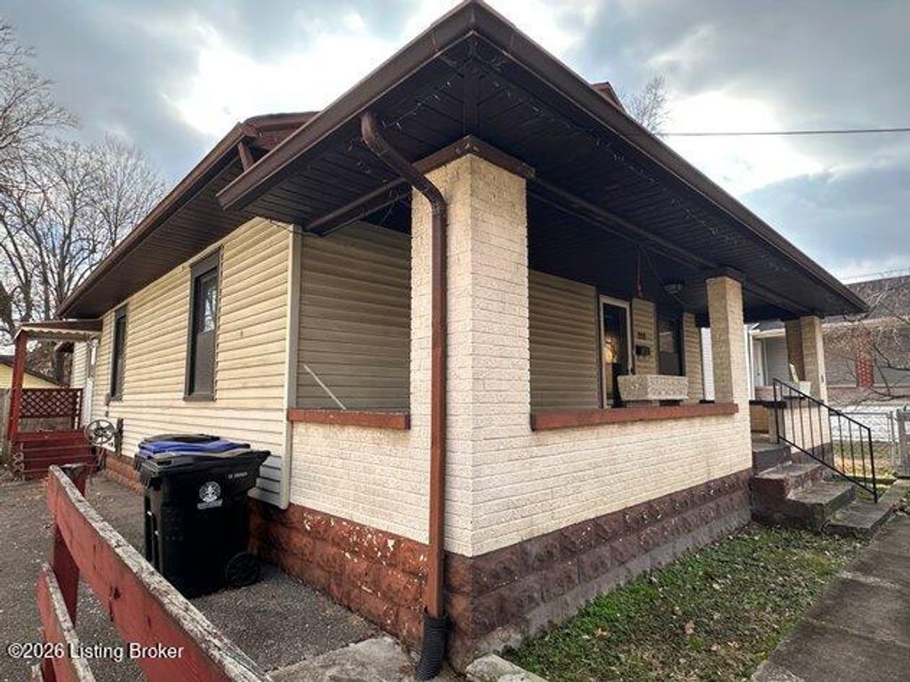 Photo of 222 E Southern Heights Ave, Louisville, KY 40209 (MLS # 1708282)