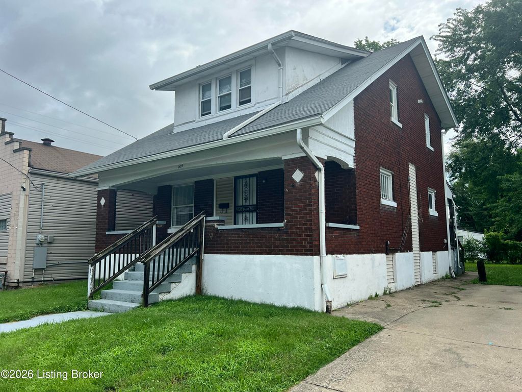 Photo of 305 Louis Coleman Jr Dr, Louisville, KY 40212 (MLS # 1723114)