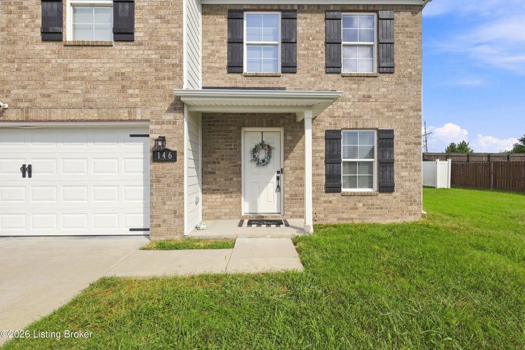 Photo of 146 Spring Lake Ln, Louisville, KY 40229 (MLS # 1728895)