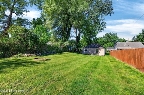 Tiny photo for 4327 S 1st St, Louisville, KY 40214 (MLS # 1730257)