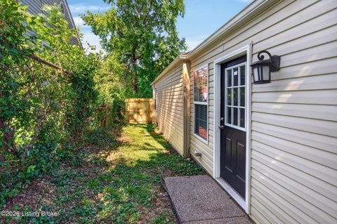 Tiny photo for 4327 S 1st St, Louisville, KY 40214 (MLS # 1730257)