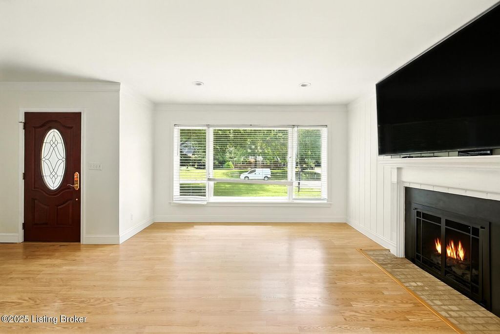 Photo of 8803 Whipps Mill Rd, Lyndon, KY 40222 (MLS # 1714386)