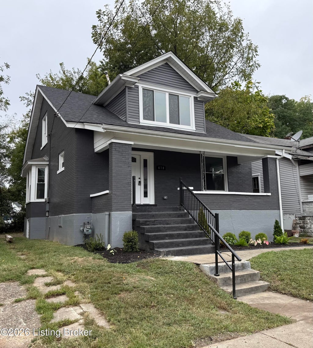 Photo of 670 S 37th St, Louisville, KY 40211 (MLS # 1730070)
