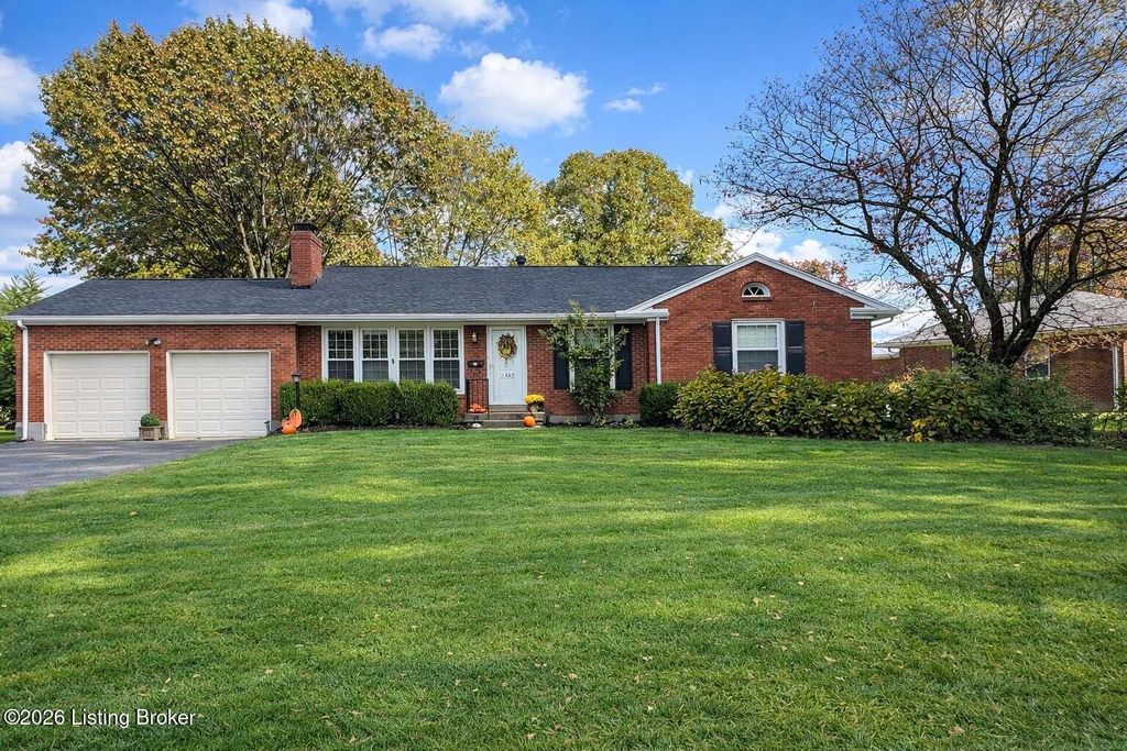 Photo of 1705 Girard Dr, Louisville, KY 40222 (MLS # 1707211)