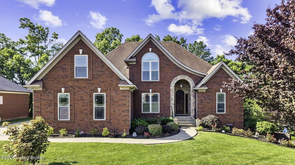 Photo of 859 Abingdon Ln, Shelbyville, KY 40065 (MLS # 1718536)