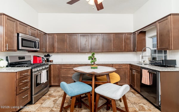 627 RUBEL AVE, LOUISVILLE, KY 40204 - Image 5518c7aa3e1d1e060adea0bcb45d072b/1851965412