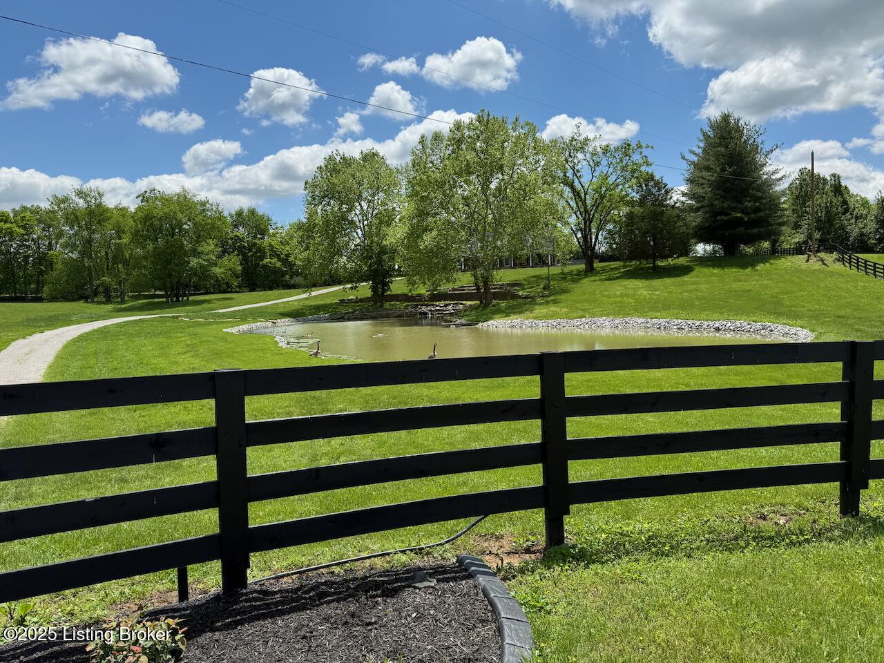 5101 Elm Tree Pl, Louisville, Kentucky image 7