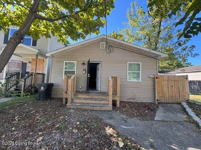 Photo of 1722 Gallagher St, Louisville, KY 40210 (MLS # 1732967)