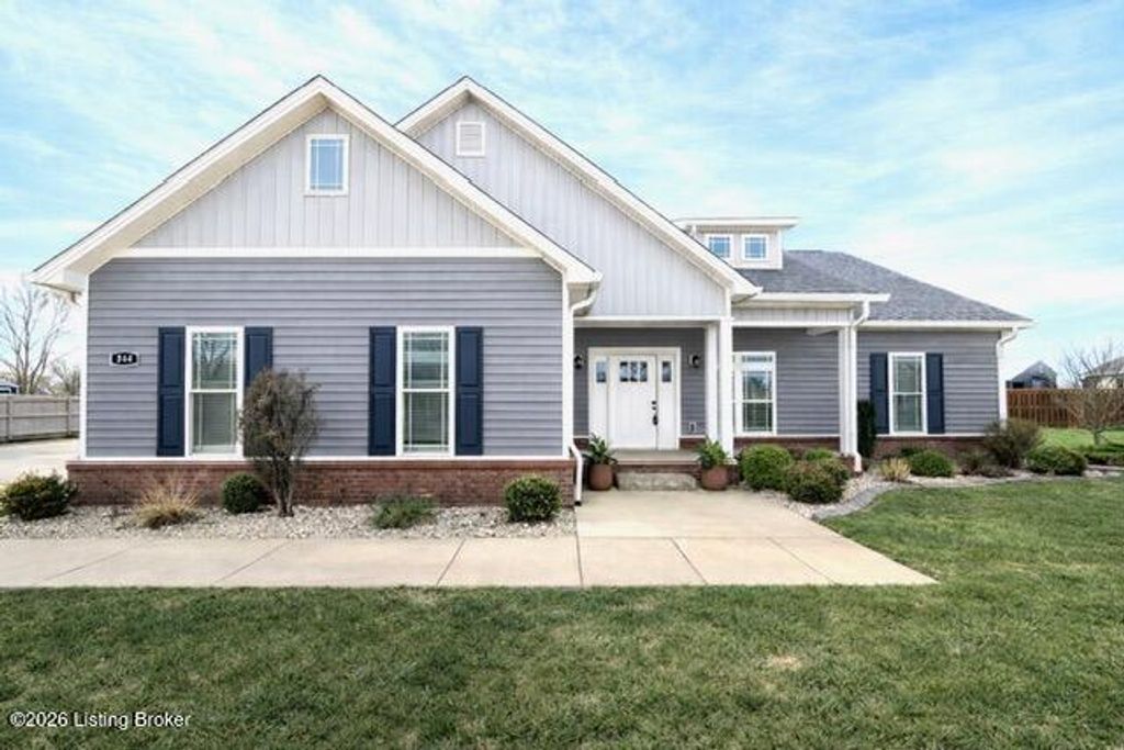 Photo of 154 Sea Hero Dr, Elizabethtown, KY 42701 (MLS # 1712937)
