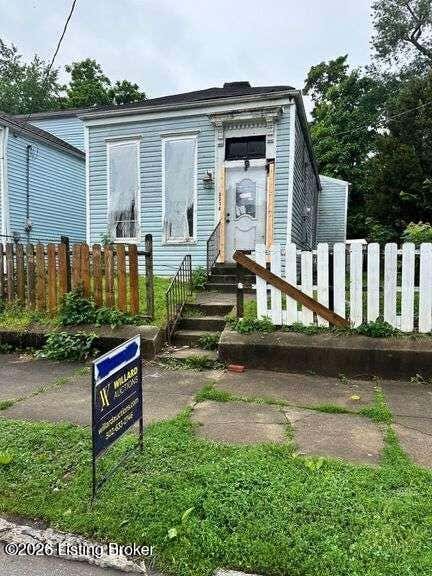 Photo of 2216 Griffiths Ave, Louisville, KY 40212 (MLS # 1720466)