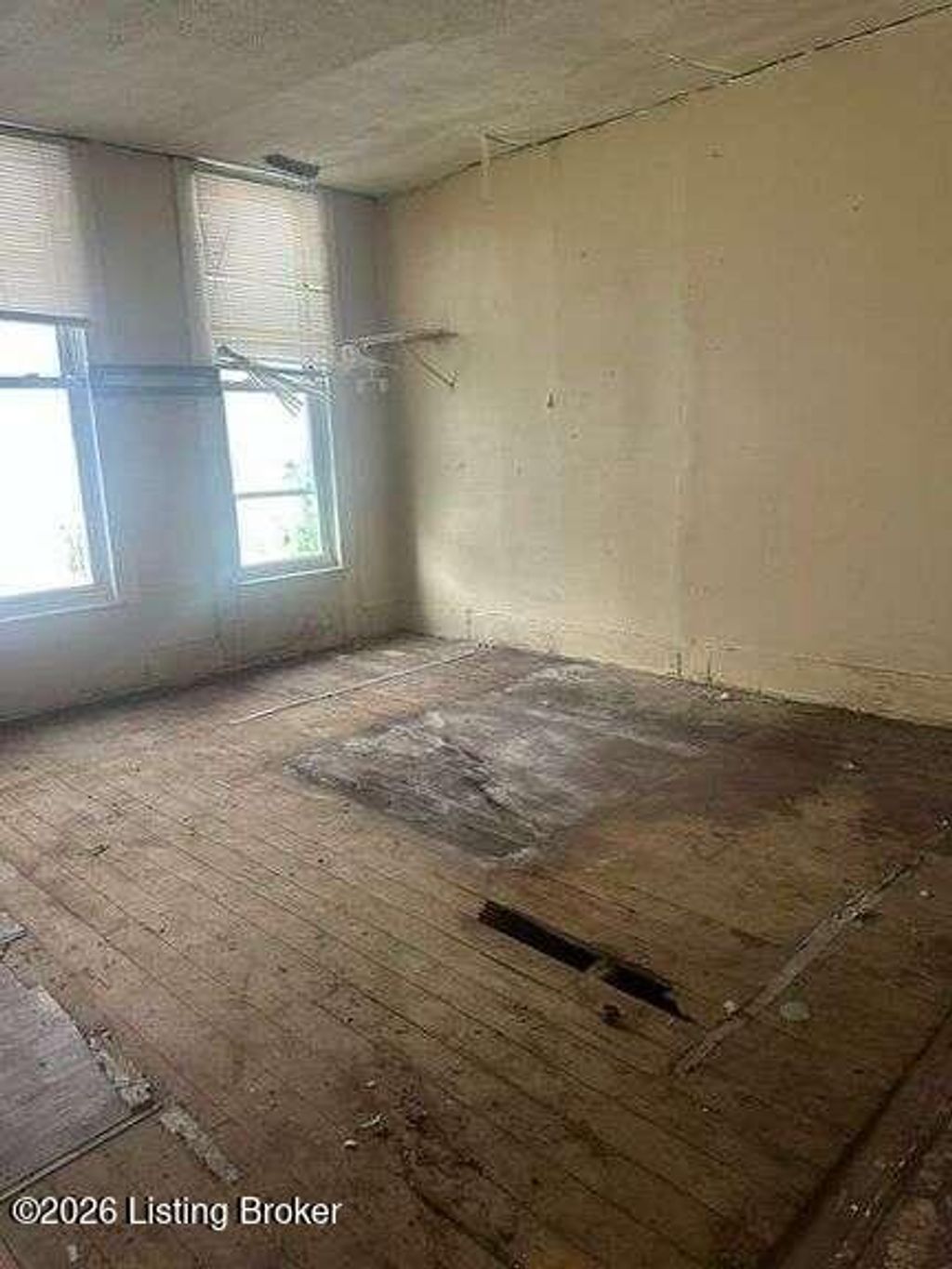 Photo of 2216 Griffiths Ave, Louisville, KY 40212 (MLS # 1720466)