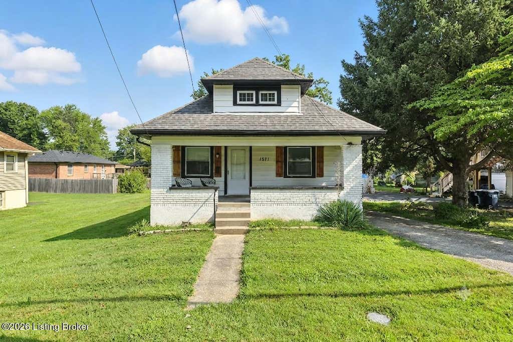 Photo of 1871 Kendall Ln, Louisville, KY 40216 (MLS # 1719475)