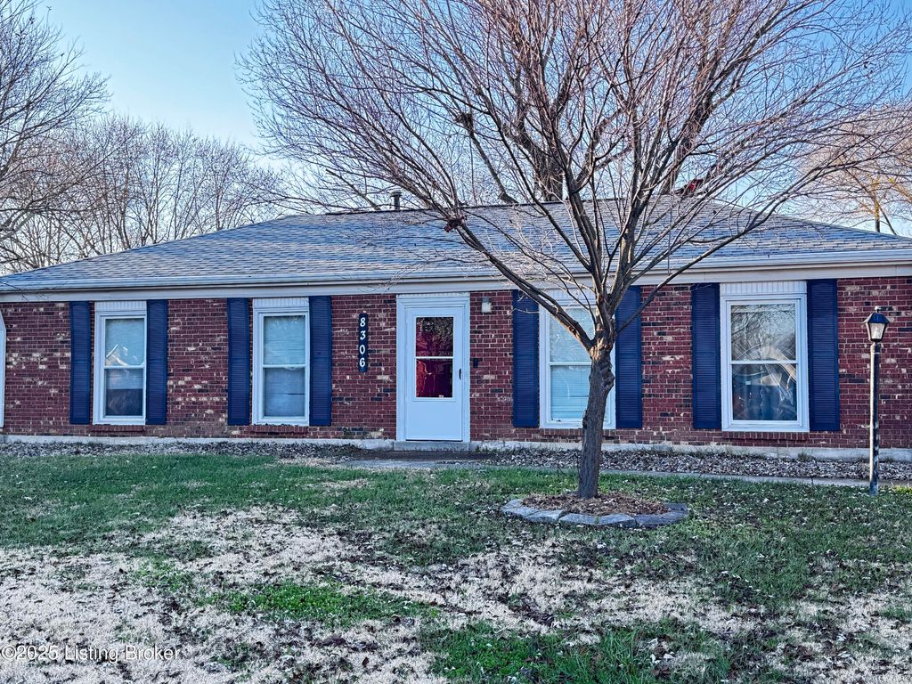 Photo of 8306 Tallow Ct, Louisville, KY 40214 (MLS # 1704370)