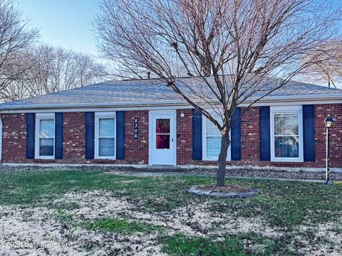 Photo of 8306 Tallow Ct, Louisville, KY 40214 (MLS # 1704370)