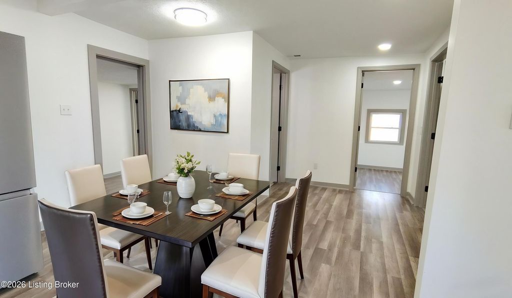 Photo of 6810 Twin Dr, Louisville, KY 40258 (MLS # 1712187)