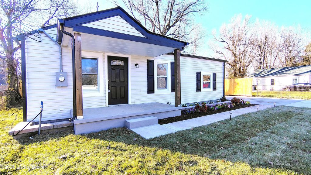 Photo of 6810 Twin Dr, Louisville, KY 40258 (MLS # 1712187)