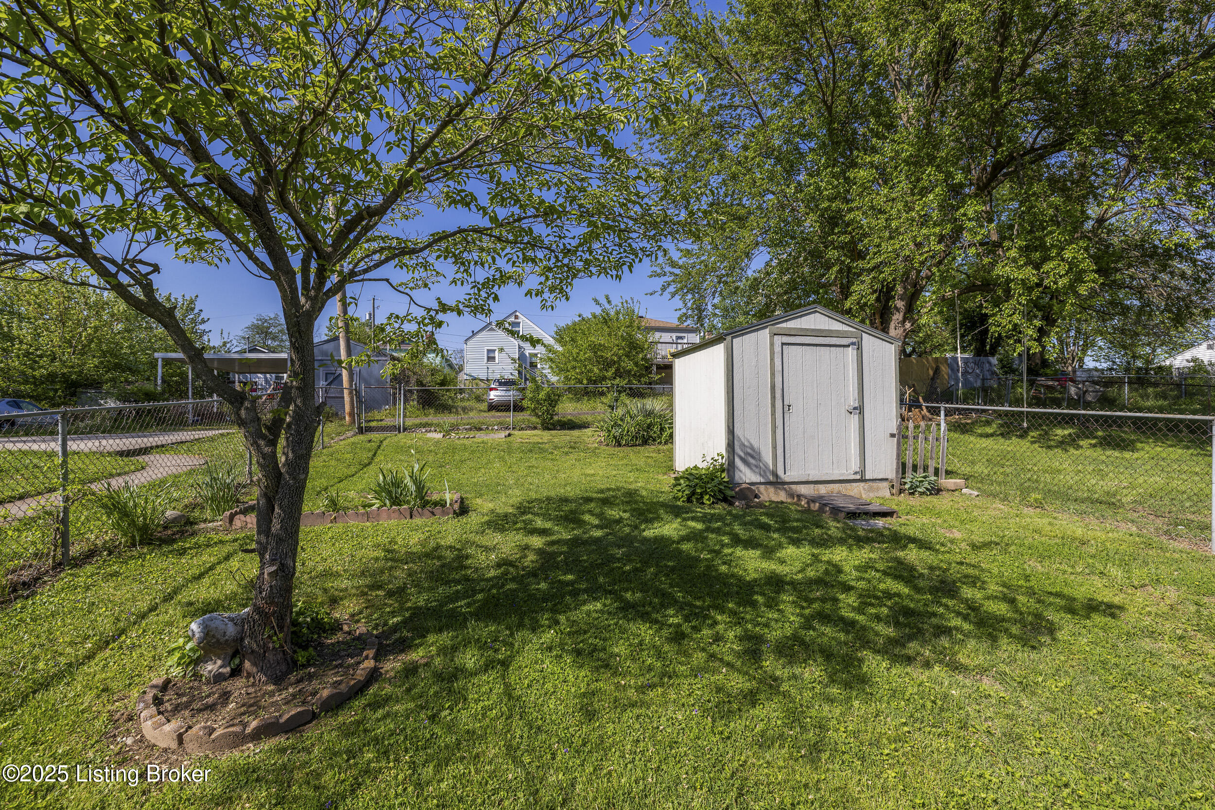 1415 Haskin Ave, Louisville, Pennsylvania image 8