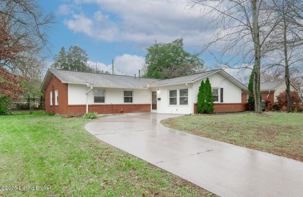 Photo of 2810 Englewood Ave, Louisville, KY 40220 (MLS # 1704582)