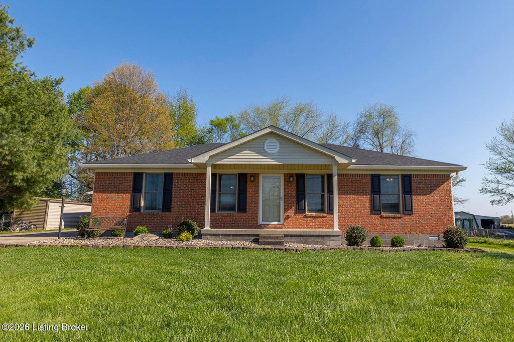Photo of 1013 Woodside Dr, Bardstown, KY 40004 (MLS # 1713782)