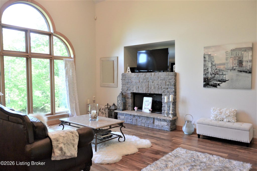 Photo of 1464 E. SANDERS Ln, Mt Washington, KY 40047 (MLS # 1725478)